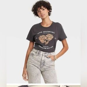 schitts Creek Rose Apothecary Tee XS